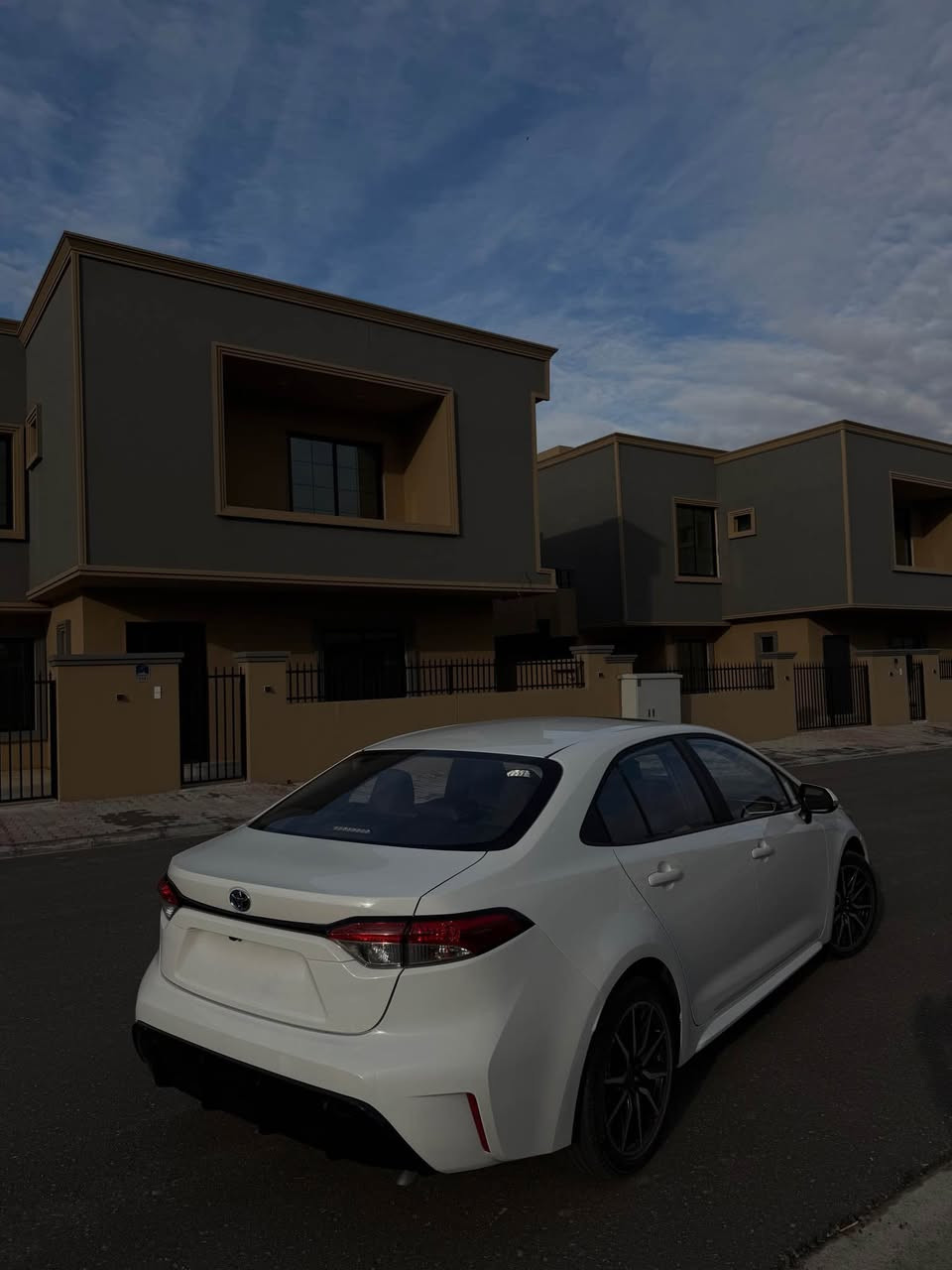 كرولا شكل GR فول فول مؤديل ٢٠٢٤ ماوه ي رؤيشتو ٢٦ هه زار كم ٣ شويني pdr  
موشته ري ته له فون بكه *********** أربيل, العراق
