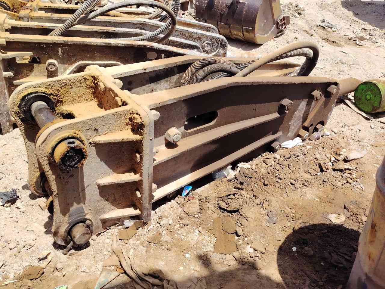 جكات همر البيع عدد 4اثنين بيم 90  والباقية بيم ٨٠ الاستفسار ***********
