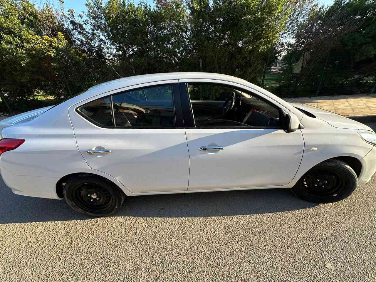 السلام عليكم سني هندي موديل 2024السياره ماشيه 37الف نضيفه مكفوله من كل شي والسونار موجود رقمه بغداد المكان الكاضميه المقدسه الرقم ***********
