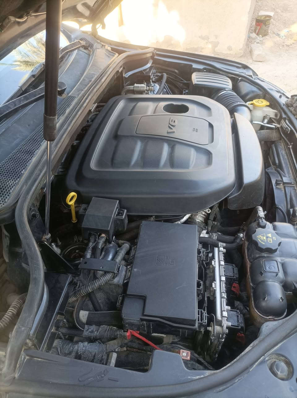 السلام عليكم 
Jeep
للبيع 2019 
رقم بغداد 
انكليزي باسمي 
مواصفات لاريدو 
حادث دعامية امامية فقط 
محرك 3600 
تو ويل  
جنطة كهربائي
عليها بساتم 2014 
انسة الدوانز
شاشة جبيرة 
سستم صوت 10 سماعات 
عليها عدسات LED سعر 500 دولار 
كامرة خلفية 
حساس خلفي 
رادار 
سبير 
عدة سبير 
بك لايت لد 
تبريد ثلج 
ماشية 110 mi
للاستفسار 

***********
