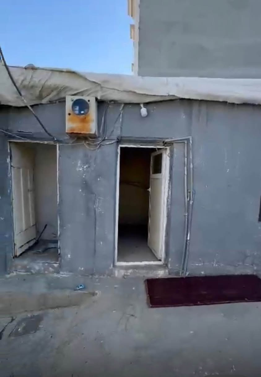 خانوو لە گەرەگی ٩٤ باداوە بە روبەری ١٦٠مەتر بۆ فرۆشتن بەتالە نرخی ٤٥٠٠٠$ مجالی تیدایە
بۆ زانیاری زیاتر پەیوەندی بکەن بە
*********** أربيل, العراق
