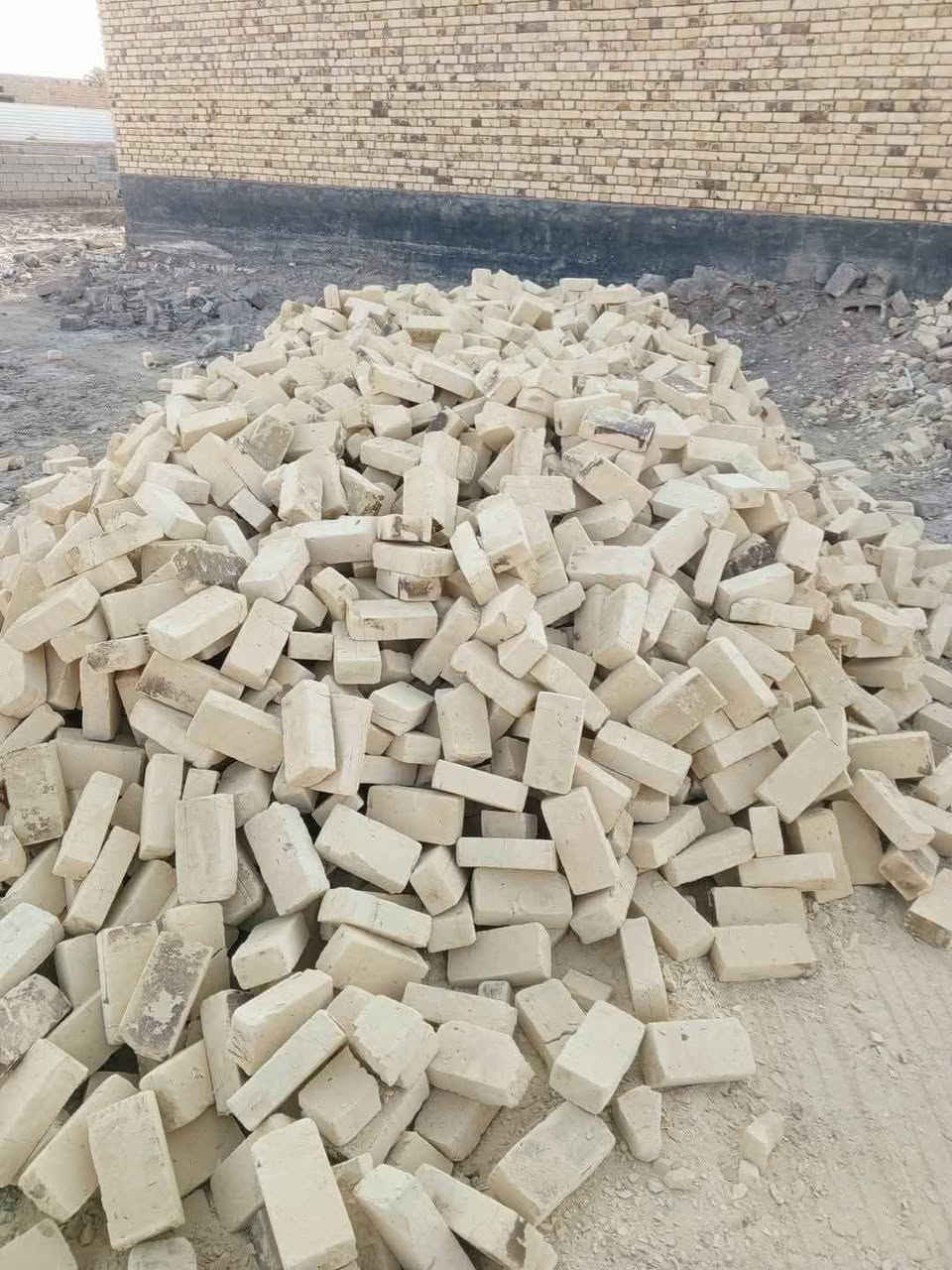 يالله تم تخفيض لاسعار مناسبه العدد ٤٠٠٠الاف وزياد ٣٠٠ طابوك واصل في البصره وميسان  التصال *********** 🧿#الشركه🧿 _لانتاج_الطابوك✅ معامل ميسان  خالي من الاملاح عدد مضبوط وزياده✅/٣٠٠✅ توصيل 8000/وزياده 500 طابوكه#✅☎️  # التصال  ☎️✅يتأكد المشتري من العدد  والنوعية قبل دفع المبلغ ✅🚒💚☝️🏠 حسب لمكان 
#دعم_المنتج_الوطني_لانتاج_الطابوك عمارة, ميسان
