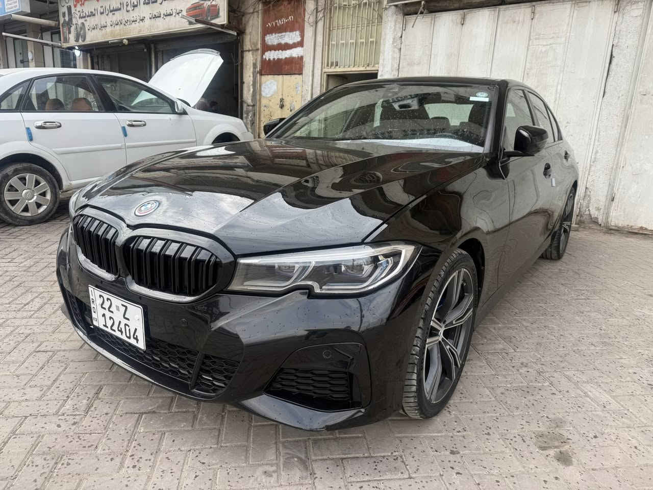 السلام عليكم للبيع بي ام موديل 2022 وارد امريكي حادث بنيد فقط ايرباك ستيرن بدون دواخل سياره جاهزه من كلشي ماشي 60 الف كيلو متر العنوان بغداد الوزيريه *********** حجم 330
