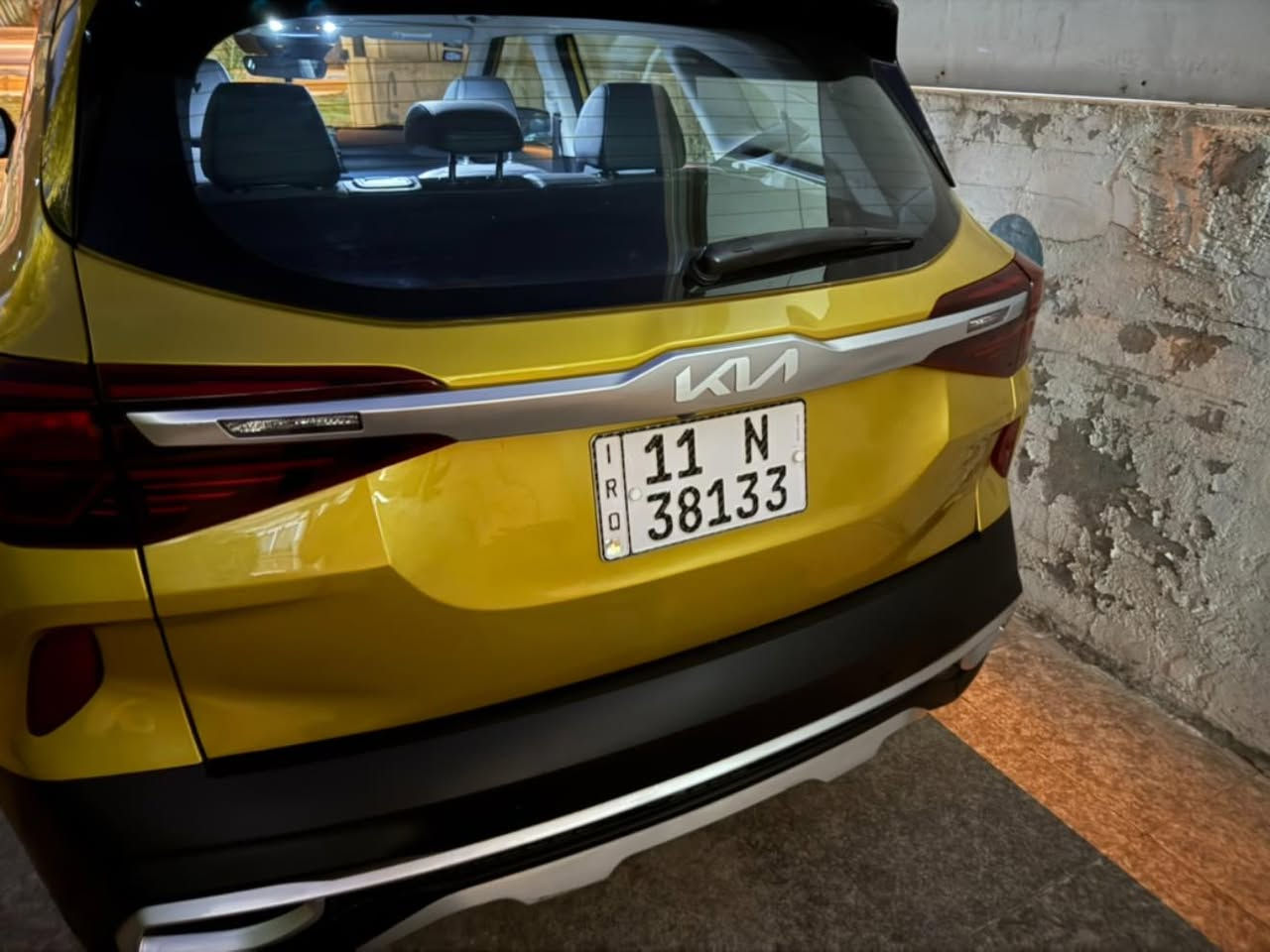 السلام عليكم من رخصت صاحب الكروب المحترم 
كياسلتوس للبيع وارد أمريكي 
الفئه s والمعروفه الفئه s
اللون المميز الذهبي والأسود توكلو
بصمه تشغيل عن بعد داخل اسود تدفئه كشنات 
توقف ذاتي ثلاث انظمه قياده محرك ٢٠٠٠ دوش 
المرغوب وباقي المواصفات 
حادث بسيط جدا طخه خفيف بالخلف ايرباكات كلها سليمه 
مصلحها فول الفول تخم تاير جديد كومهو مصار شهر شاده 
السعر المطلوب 180 $ وبيها مجال للطيبين 
مع احترامي للجميع. صور الحادث على الخاص 
رقم الهاتف ***********
