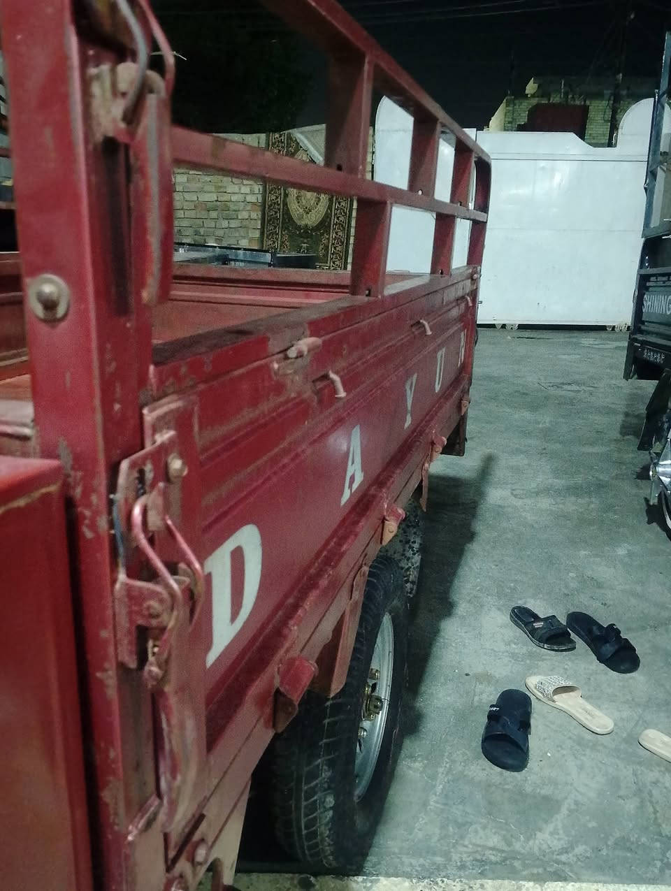 السلام عليكم ستوته دايوان للبيع موديل 18 مكان بغداد المعامل رقم الهاتف ***********
