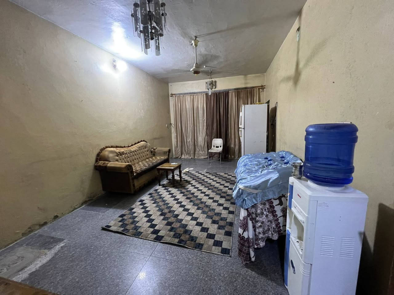 🏠 بيت ركن للبيع في مدينة الصدر – قطاع ٤٩
📍 الموقع: خلف العيادة الشعبية، بالقرب من سوق الفلكة
📐 المساحة: ١٤٤ متر
✅ البيت ركن وقابل للتقسيم
🏗️ يتكون من طابقين
الطابق الأرضي:
استقبال + هول + غرفة نوم + مطبخ + صالة درج + حمام + WC
الطابق الثاني:
٤ غرف نوم + حمام + WC
⭐ موقع جيد وقريب من السوق والخدمات.
💰 السعر: يُذكر هنا
📞 للاستفسار والاتصال:
***********
