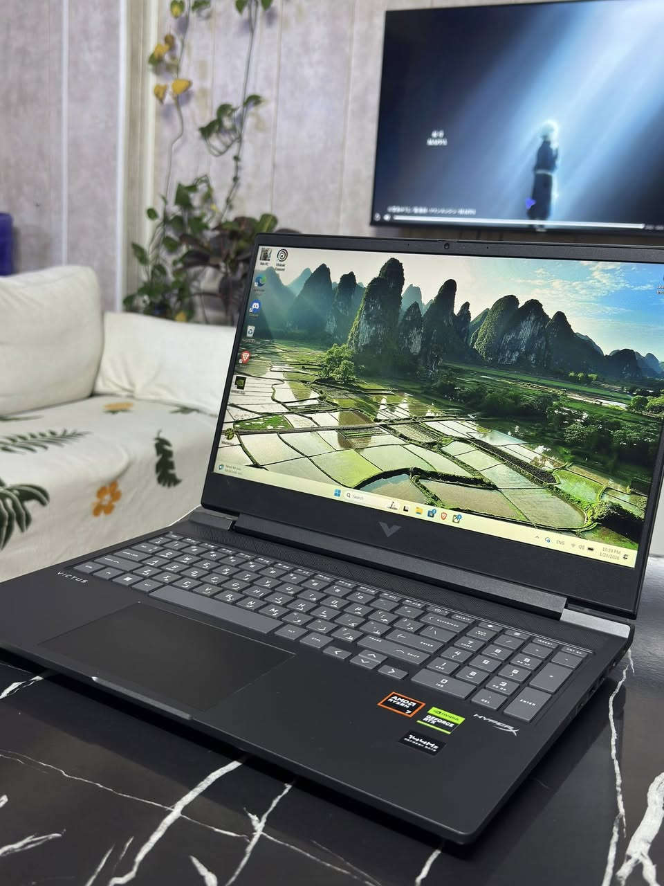 سلام عليكم شباب
للبيع لابتوب  HP Victus
المواصفات:
-
كرت الشاشة (GPU): NVIDIA GeForce RTX 4070
 المعالج (CPU): AMD Ryzen 7 8845HS 
الرام (RAM): 16 GB DDR5
 التخزين (SSD): 512 GB NVMe 
الشاشة: 16.1″ Full HD 144 Hz 
المنافذ: USB‑A / USB‑C / HDMI / Ethernet
الاتصال: Wi‑Fi 6 + Bluetooth
-
نظافه الجهاز ٩٩ بالميه مع كامل ملحقاته والكارتونه
استعمال بسيط 
سعره:1,450,000 قفل
 العنوان بغداد حي القاهره - لا يوجد توصيل
للتواصل على خاص او *********** واتساب فقط
الجهاز ويا هديه اشتراك اكسبوكس باس 4 اشهر
