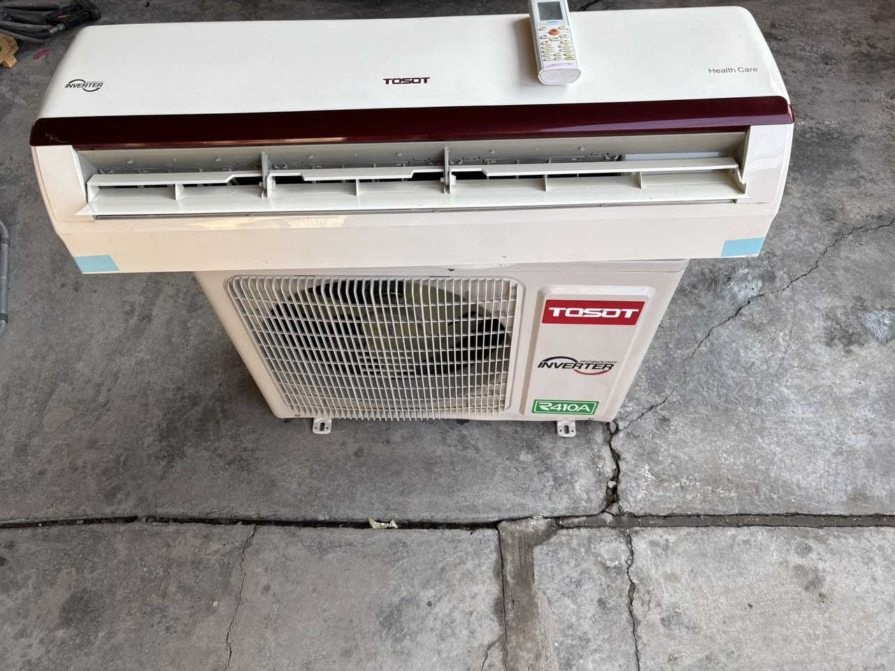 سلام عليكم
سبلت توسوت 1 طن انفرتر اقتصادي
يشتغل على المولده يسحب ٣ أمبير
بلادي ممصلح غازه مقفل كامل بدون نقص
نظيف جدا ظمان ١٥ يوم 
السعر. ٣٥٠ الف
***********  بغداد حي الجامعه
