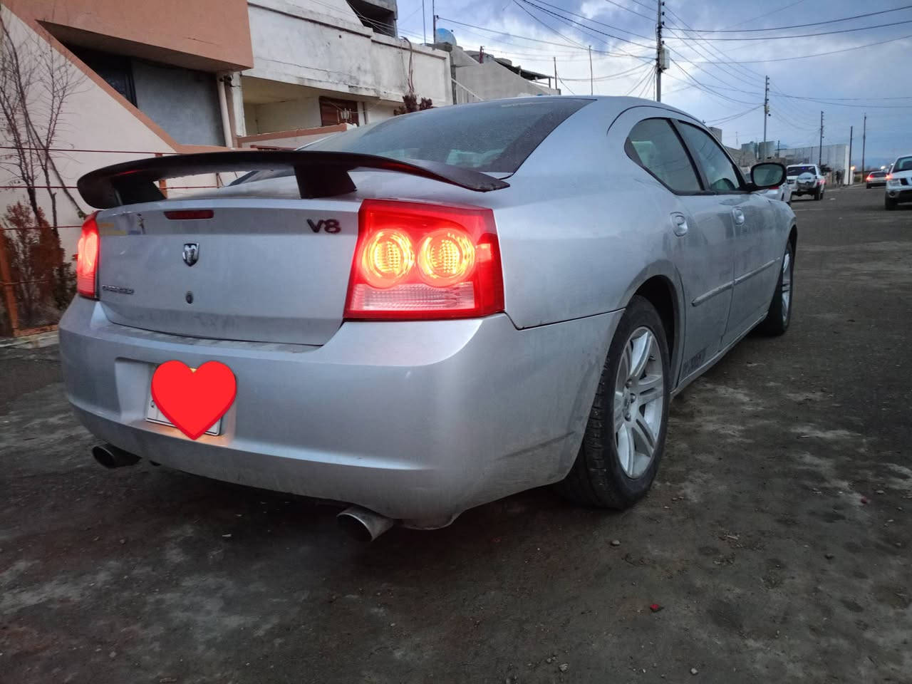 دؤج جارجه ر براوة مؤديل2010.كيرتوماتيك ويل كرؤم 4جام كاره باي ته بريت ساردوو كه رم لايت زينؤنه ته حديل سورعه هتد... ،كيرو مه كينه ي به شه رت نه هه لم نه بوخاري نيه ليدراوي نيه ته نها ده عامي دواوة ، سه ياره كه مالي دؤسته و سعري خوار هه موو بازار ته نها 45كه لا شوين بازيان***********
