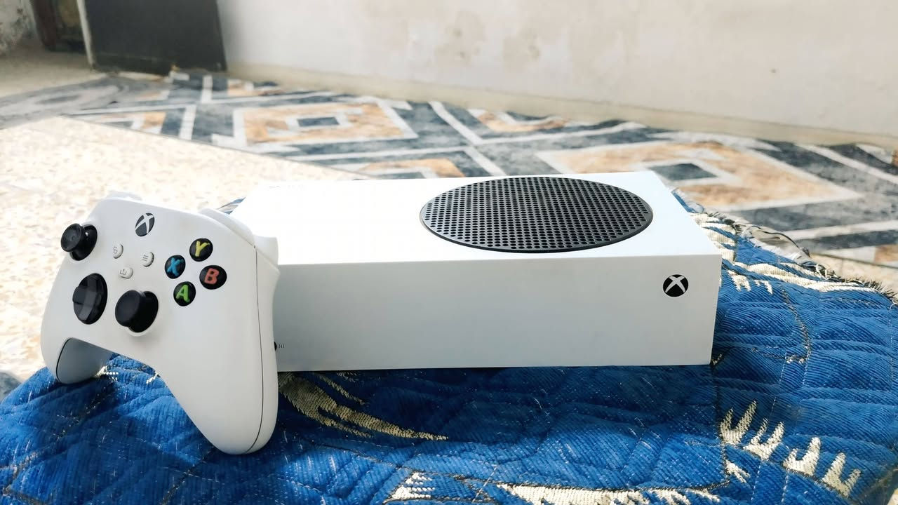 السلام عليكم اكس بوكس سيريس اس نظيف جداً 
جويستك اصلي+جويستك اكس بوكس ون🎮
+(ريد ديد ، غاردين اوف قالكسي،فيفا 25)
للبيع


**إذا كنت صاحب هذا الإعلان وتريد حذفه لأي سبب، رجاءا أرسل رسالة إلى الدعم الفني**
