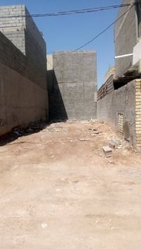 كاع • ٧٥م • قرب شارع العام