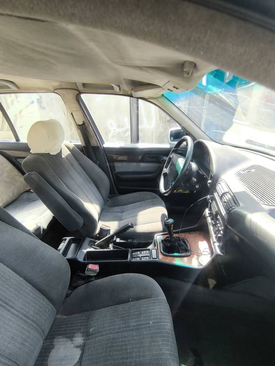 سلام عليكم بي ام 520 
مكينه حاويه 25 كير عادي مكفولات رقم بغداد الماني عليها غرامات1700 ينزلن من السعر
سعرها 45 وبيها مجال قليل 
رقم صاحب السياره *********** محمد
