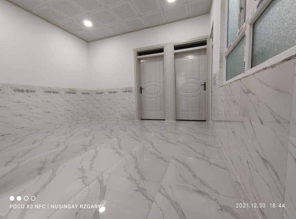 خــانوو بـۆفـرۆشــتن  دانـی 270گـڵاومعملـە لــەڕزگـــــــــاری
لـە شــاکـــــال پــەلــەبــکەو،لـەدەســتێ خــــــــۆتـی دەرماکـە
بـۆدووبــــــرا گــونجــاوە یــــــان بـۆکــــــۆڕ بـــــــــاوک👉

#خانووی_مۆدێرن بۆ فرۆشتن ⛪💒
ناونیشان 📍 ناحیەی ڕزگاری (سموود)

◼️گەڕەکی شاکەل 🌇🎆
◼️نزیک مزگەوتی خێرخوازان 🕋🕌
◼️ کۆڵانە پانەکەی سەرووی ئاردەکە ✅ 
◼️ ڕووبەری 6 بە 20 = 120 مەترە ✅
◼️تاپۆی یەک ناوە بەمەرجی تەحویل ✅
◼️شوێنێکی زۆر خۆش و دڵگیری هەیە 🌄
◼️ کۆڵان پانزە مەتر پان و فراوانە ڕووی لە خۆری ئێوارەیە✅

ژوورەکانی ئەم خانووە پێکهاتووە لە ⬇️

🔶 میوان 🚪🪑
🔶 مساعد مطبخ 🥄🫖
🔶 مطبخ 🥄🫖
🔶 هۆڵێک 🖼️
🔶 دوو ژووری نوستن 🛋️🛏️
🔶 ڕۆشنایی
🔶 مشتەمەلات 🚿🛁

بۆ زانینی نرخ 💵 تەنها خاڵێک لە کۆمێنت دانێ ڕاستەوخۆ بە نامە نرخەکەیت پێ دەگات یان پەیوەندی بکەن بەم ژمارانەوە 📲📞📳

*********** هێمـــــــــــن بـۆکرێن خــانوولـەڕزگـــــــاری

ئێوەی بەڕێزیش هەر موڵکێکتان هەبوو بۆ فرۆشتن یان ویستان بیکڕن دەتوانن ڕەسم و زانیارییەکانتان بنێرن بۆ ژمارە ڤایبەری 📳✅ ***********هێمــــــــــــــــن
