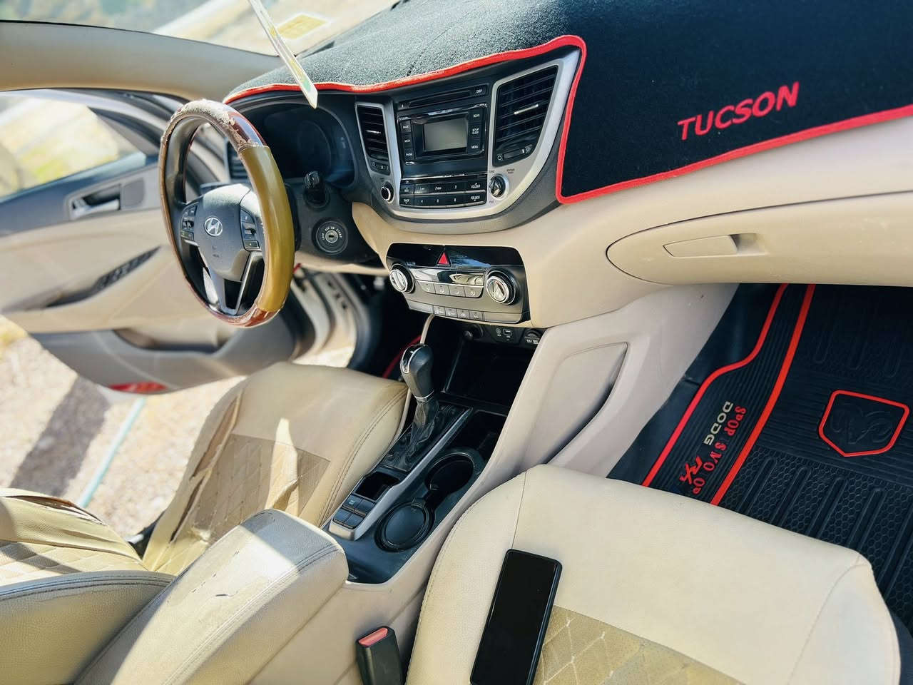 السلام عليكم اخوان
للبيع او مراوس بجارجر مديل 15او 16 

توسان خليجي 2016 رقم بغداد بأسمي 
5عدسات تحكمات ستيرن 3وضعيات ويل قياده سياره ويل كروم مكينه 2000دوش قطعتين تبريد قطعتين رقم بغداد حلوه ومناقصها
***********
