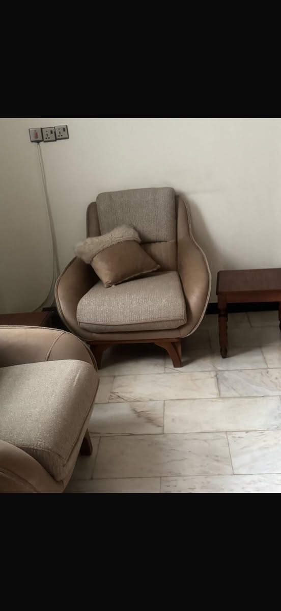 السلام عليكم هذا تخم جديد اشتريته ب مليونين ونص وريده مليون و800ولشراي بي مجال


**إذا كنت صاحب هذا الإعلان وتريد حذفه لأي سبب، رجاءا أرسل رسالة إلى الدعم الفني**