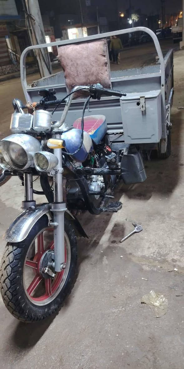 جمره.  17.  أوراق كامله
كهربائيات كامله  تعال افحص وشوف سعر تعال خاص او خابر وتدلل مستعجل على بيعتها
***********

مكان سوق الشيوخ طريق الحسائيه شارع الشهيد حسن نصر الله
