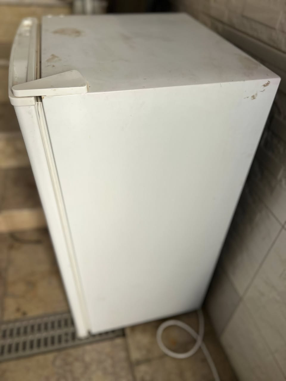 ‏سلام عليكم ثلاجة صغيرة للبيع السعر 80,000 وبيها مجال طول الموبايل *********** سيد علي مكاني كربلاء
