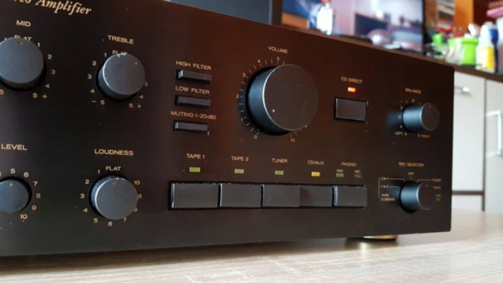 سلام عليكم اخوان 
🔊 للبيع: TEAC A-X75mkII
مضخم صوت ستيريو ياباني أصلي
قوة 75 واط لكل قناة
صوت نقي وقوي – مناسب للسماعات المنزلية
يدعم Phono / CD / AUX / Tape
تصميم كلاسيكي متين (Vintage Hi-Fi)
📌 الحالة: نظيف جدا نسبه النظافه 98%
💰 السعر: 275$


**إذا كنت صاحب هذا الإعلان وتريد حذفه لأي سبب، رجاءا أرسل رسالة إلى الدعم الفني**