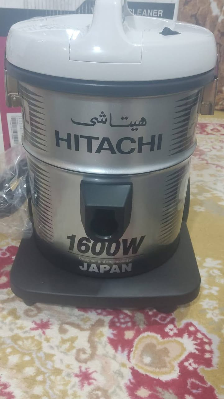 هذه مكنسة كهربائية برميل هيتاشي (Hitachi) موديل CV-940Y. 
القوة: 1600 واط.
السعة: 15 لتر.
تتميز بوظيفة المنفاخ.
مزودة بفلتر قماشي قابل للغسل.
طول سلك الطاقة 7.5 متر.

السعر 175


**إذا كنت صاحب هذا الإعلان وتريد حذفه لأي سبب، رجاءا أرسل رسالة إلى الدعم الفني**