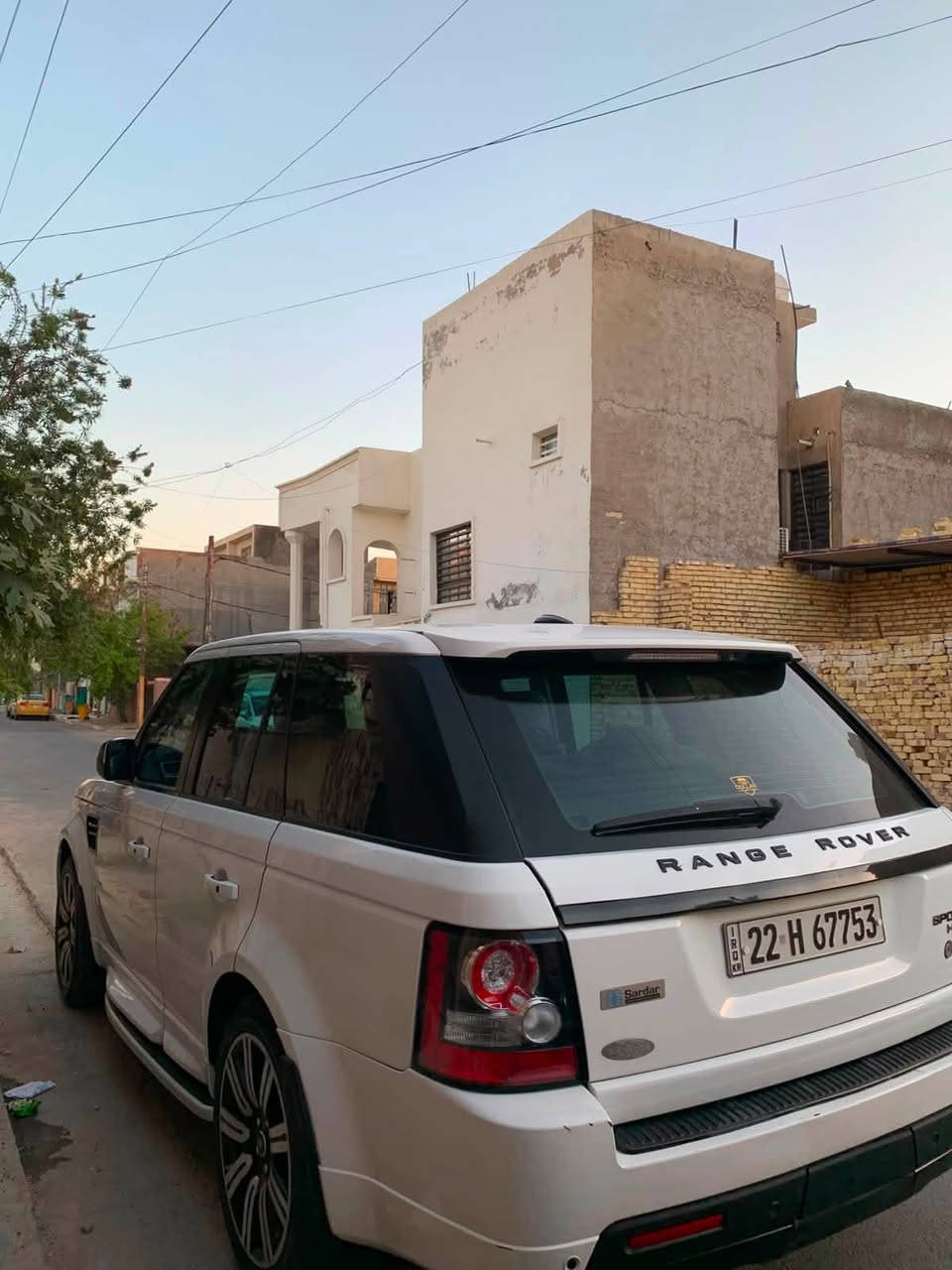 السلام عليكم 
لاند روفر للبيع او مراوس /سيارة كلشي موضح كدامكم 
سيارة امريكيه ماشية226086km
سيارة 2011نضيفه كلش كشر ومحرك وكير 
مواصفات فول مواصفات
رقم اربيل 
سيارة 8سلندر سوبر جارج
للاستفسار  اتصال على رقم *********** واتساب فقط / سعر شده ونص (15000$)دولار وبيهه مجال
