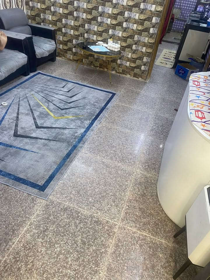 السلام عليكم بيت 50 متر طابقين بلسريدات المربع الثاني للبيع كامل خدمات تبليط كهرباء للاستفسار ***********
