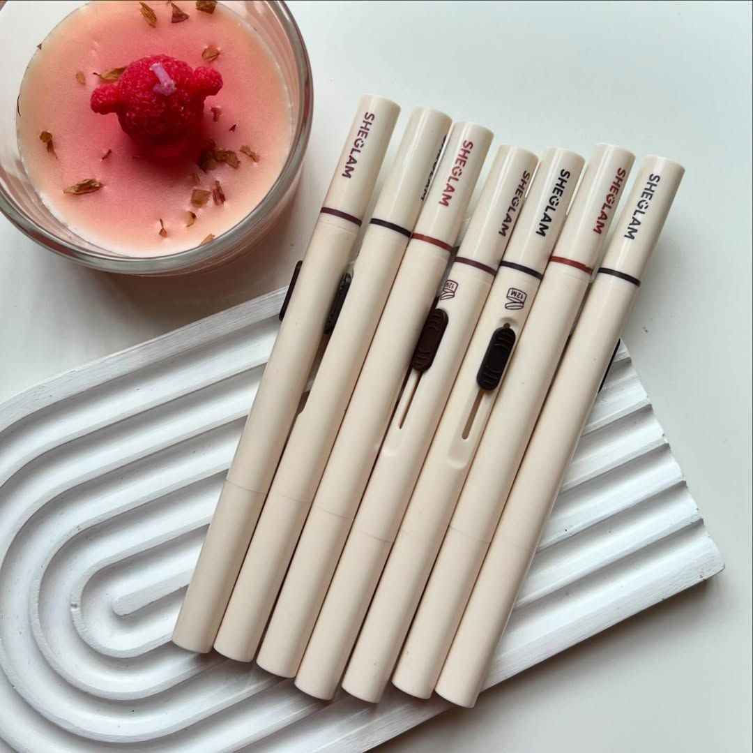 ⁨قلم حاجب شيكلام 🍫 🆕 SHEGLAM 
منتج سهل الأستخدام مميز جدًا بالرسم يرسـم الحاجب بلون بني 🤎✨ مع فرشاة صغيرة لتوزيع اللون ودمجـة 💫
ويملي فراغـات الحاجب بصورة طبيعية 
 • ثابت جدًا ضد الماء يدوم لفترة طويلة
• مستخلص مواد طبيعية لا تأثر على الحاجب
• أستغني عن جميع المنتجات من خلال منتج واحد🔴 الزبير, البصرة


**إذا كنت صاحب هذا الإعلان وتريد حذفه لأي سبب، رجاءا أرسل رسالة إلى الدعم الفني**