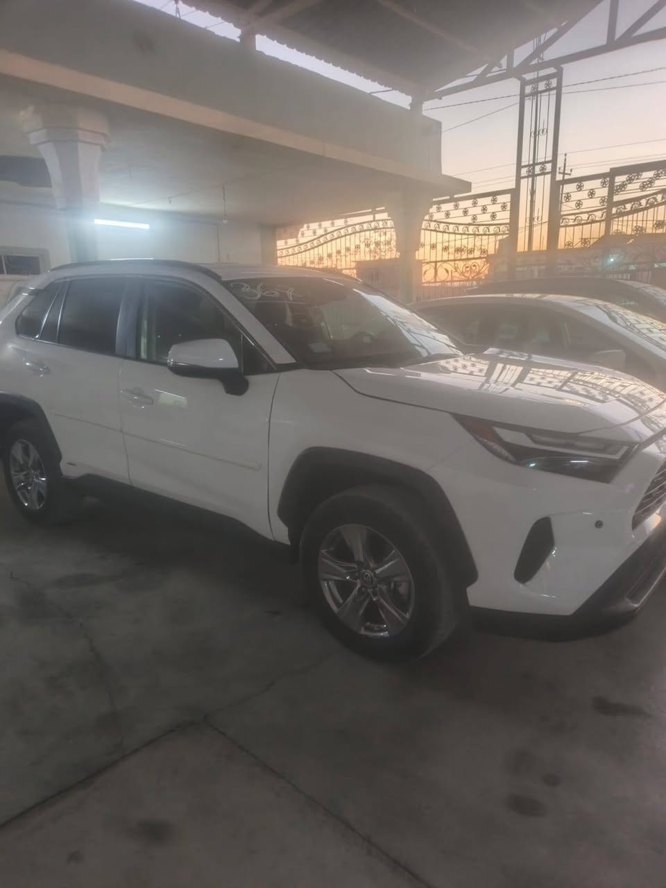 رف فور هايبرد موديل 2024 بدون صبغ السعر 245 وبيها مجال شي قليل منفيس تترقم جميع المحافضات ماعدا القليم مكان السياره ناحية الزاب التصال ***********
