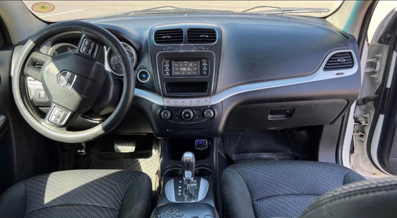 دوج جورني ٢٠١٢  
ره قه م سه نه وي جديد 
گيرو مه كينه بشه رت 
داخلي ره ش 
شاشه
بصمه
USB-AUX
نشره داخلي 
سپير جديد   
٣ مقعه د  ٧ ركاب 
تايره جديد 
 ١ قطعه چملاقئ سينگي به خه بئي داخلي 
شاشه له مس  گير ئوتوماتيك عادي 
تبريد مركه زي  هرسيك مقعه د 
٦ پستين مرغوب ٣.٦ 
ره قه م دهوك تحويل شه رت  
***********
125مجال پيچه ك 
١٠٠$ غرامه دهوك, العراق
