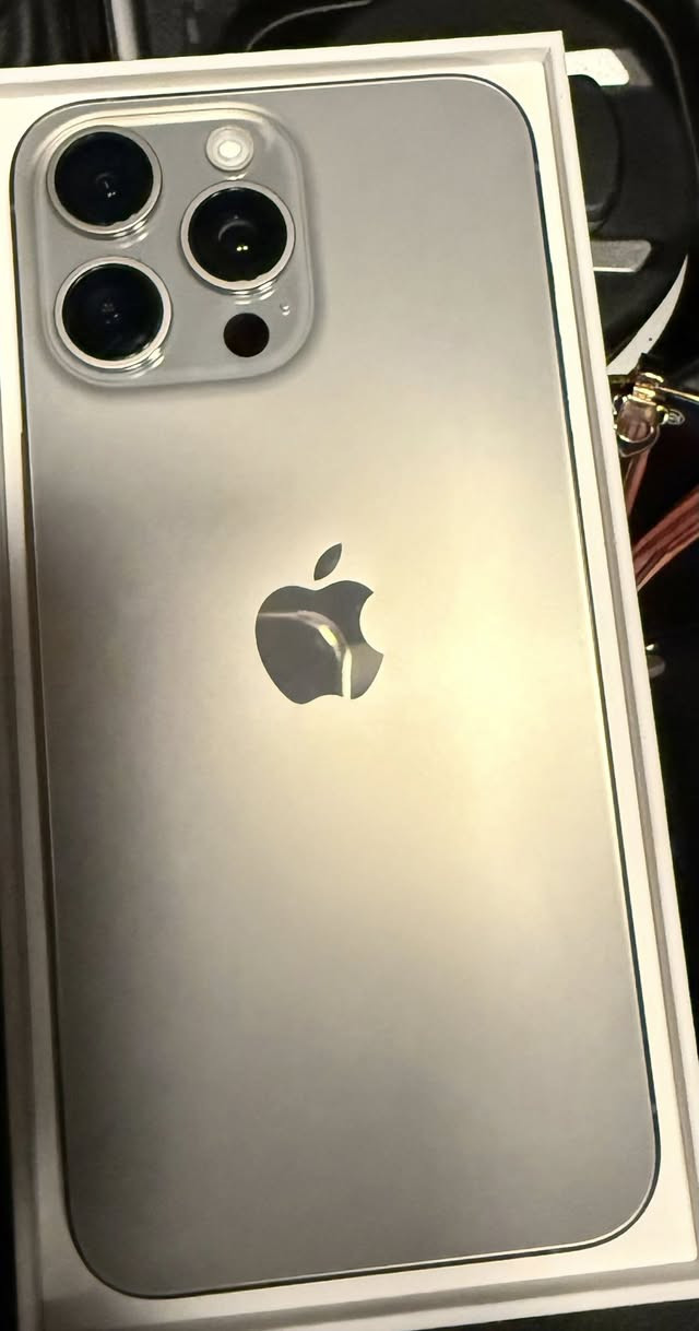 السلام عليكم أيفون 15برو ماكس بطارية 87جانت 88بالتحديث جهاز جديد كلش 
للبيع المكان الكوت السعر مليون


**إذا كنت صاحب هذا الإعلان وتريد حذفه لأي سبب، رجاءا أرسل رسالة إلى الدعم الفني**