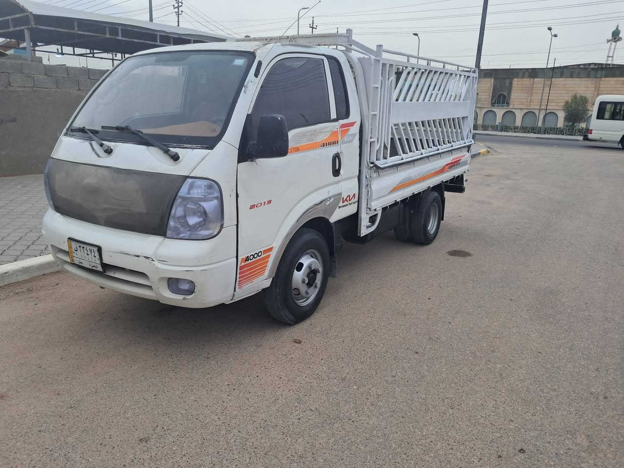 سلام عليكم كيه موديل ٢٠١٢رقم بصره تحويل مباشر مكفوله من الضربه والصبغ والعيب الشرعي مكينه شرط لا تبخير ولا تنقيص حداديه جديده تخم تاير كهربائيات شغاله سعر ٨٥وبه مجال لعنوان البصره ***********
