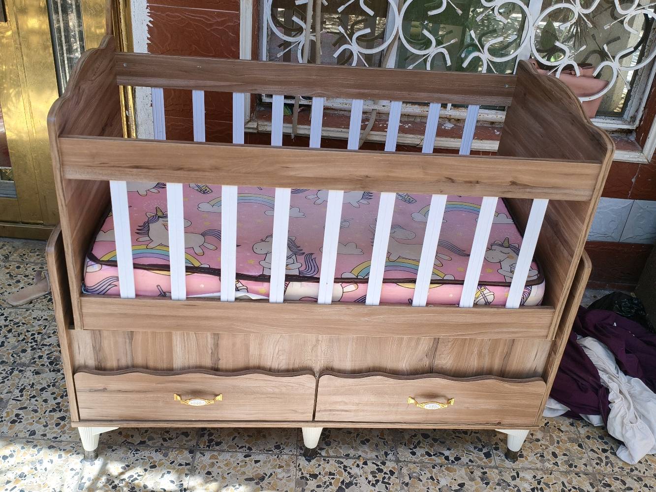 جربايه طفل وبنفس الوقت كاروك +بيه جرارات عدد2 +فراش طفل  اخت الجديده تجي وتشوفه بعينك