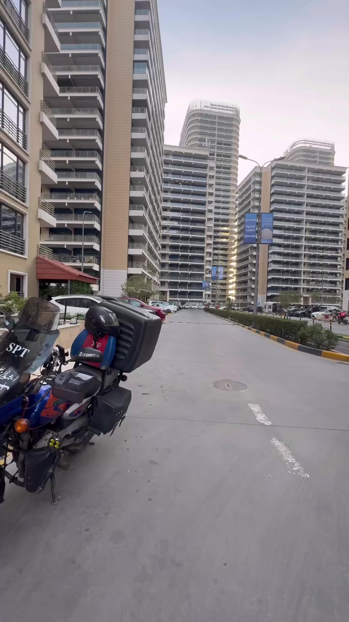 توجد شقه للأيجار في بوابه العراق 🇮🇶
مساحه 167 طابق 9 تتكون من 3 غرف وصاله استقبال كبيره ومطبخ مجهز بلكاونتر والايجار مناسب 1600 الف ومقدمه حسب الاتفاق للمهتمين فقطط ***********
