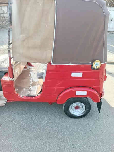 سلام عليكم  تكتك البيع مديل 2018 اوراق كربلاء  يم مكتب حسين   تكتك جاهز من كلشي  كل نقص مابيه  مكينه مجفته  مصبوغ جمالي  السعر  3750 بيها مجال  المكان كربلاء حي العسكري الرقم ***********
