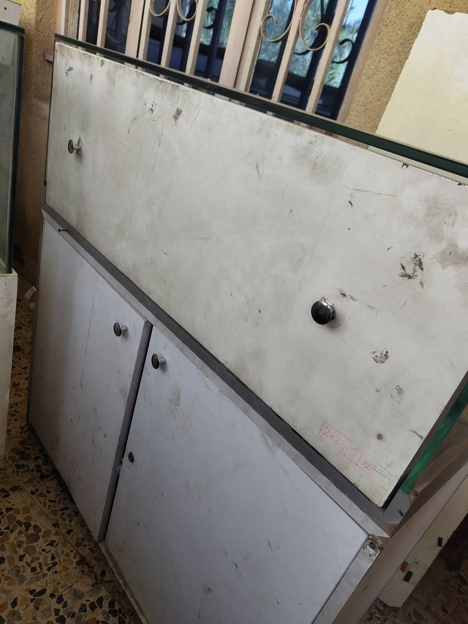 السلام عليكم 3 ميوزه عرض mdf كاملات ونضيفات بس واحد قاعده مالته بيها خباس وما ماثره يعني تكدر تخليلها رف بلقاعده عندي رف مجاني وياها بس تضربه برغي 
سعرهن تلاثتهن 130 مع توصيل مجاني لكل مناطق بغداد


**إذا كنت صاحب هذا الإعلان وتريد حذفه لأي سبب، رجاءا أرسل رسالة إلى الدعم الفني**