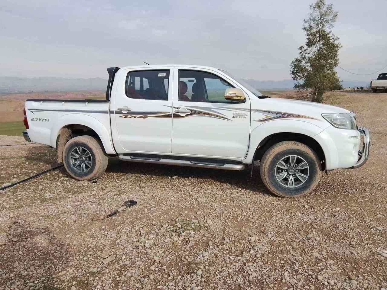 تۆیۆتا هایلۆکس مۆدێل 2015 بێ بۆیاخ نمونەیە لەجوانی داروبەردی بەشەرت بەناوی خۆمانە124هەزار هەقیقی ڕۆیشتیە *********** كويسينجاك, أربيل
