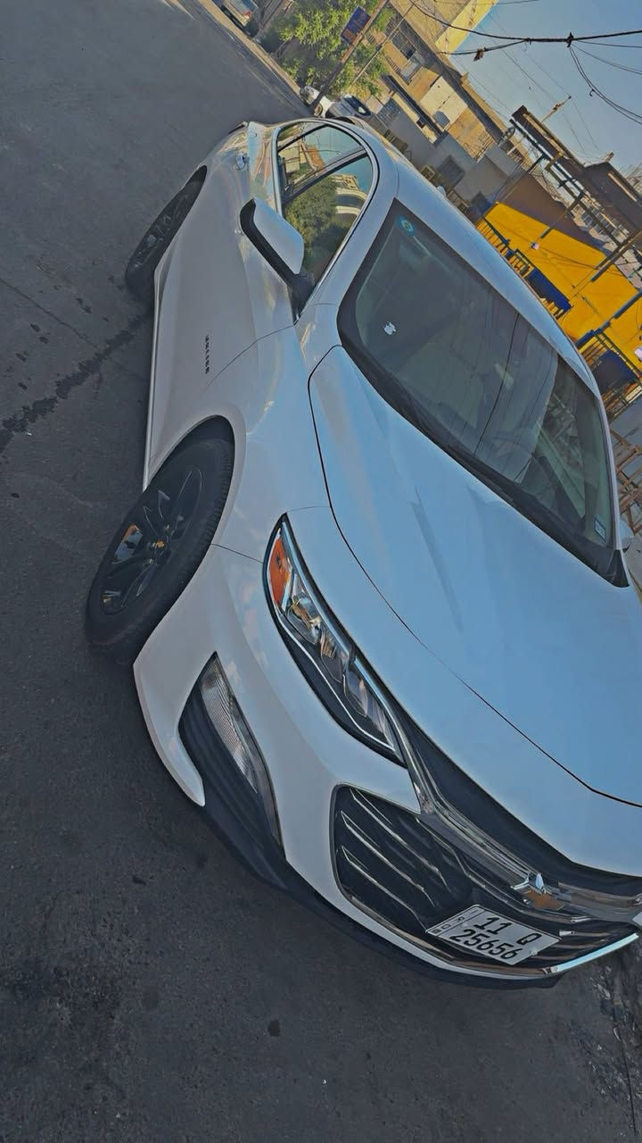 ماليبو موديل 24 السيارة مواصفات البريمر لكن بدون فتحة ماشية 53 الف كيلو متر 
الموصفات حساسات امامي خلفي رادرات جانبية حساس عنده مغادرة المسار ومحافظة على المسار موشر المسافة التتابعي 
مستشعر الاشخاص او السيارت توقف ذاتي تحكمات ستيرن كامل تدفئة ستيرن خروج عن المسار 
الكراسي الجهتين كهرباء وتدفئة وتبريد 
خزن ميموري 
السيارة Lt1500
الداخل بيجي جلد 
مواصفات هواي السيارة رقم بغداد ومكان السيارة بغداد 
السعر 150 ورقة وبي مجال بسيط الشراي التواصل ***********
