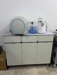 للبيع غير مستخدم نهائيا  اوتوكليف مع جهاز التقطير مع الميز  ٥٠٠ الف وا...