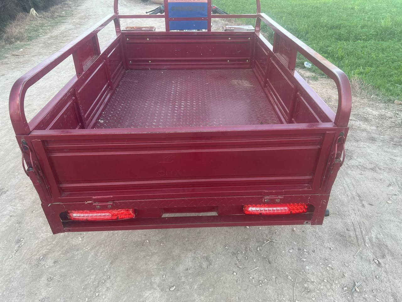 ستوته لبيع موديل 23 طالعه ب24 مرقمه مكان طريق كربلاء نجف عامود 870 السعر خاص 0770 870 5394
