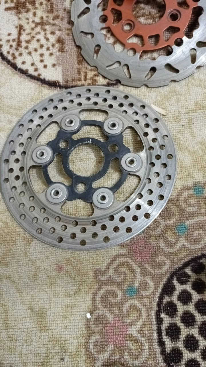 للبيع كلمين وسعره
صدر 75. Dy
صالصه صجمه مكفوله من الحيم 60 بيه مجال 
فيج وصينه 50 
صينه ام النار 25 
مكان كربلاء حي السلام ‏‪***********‬‏
