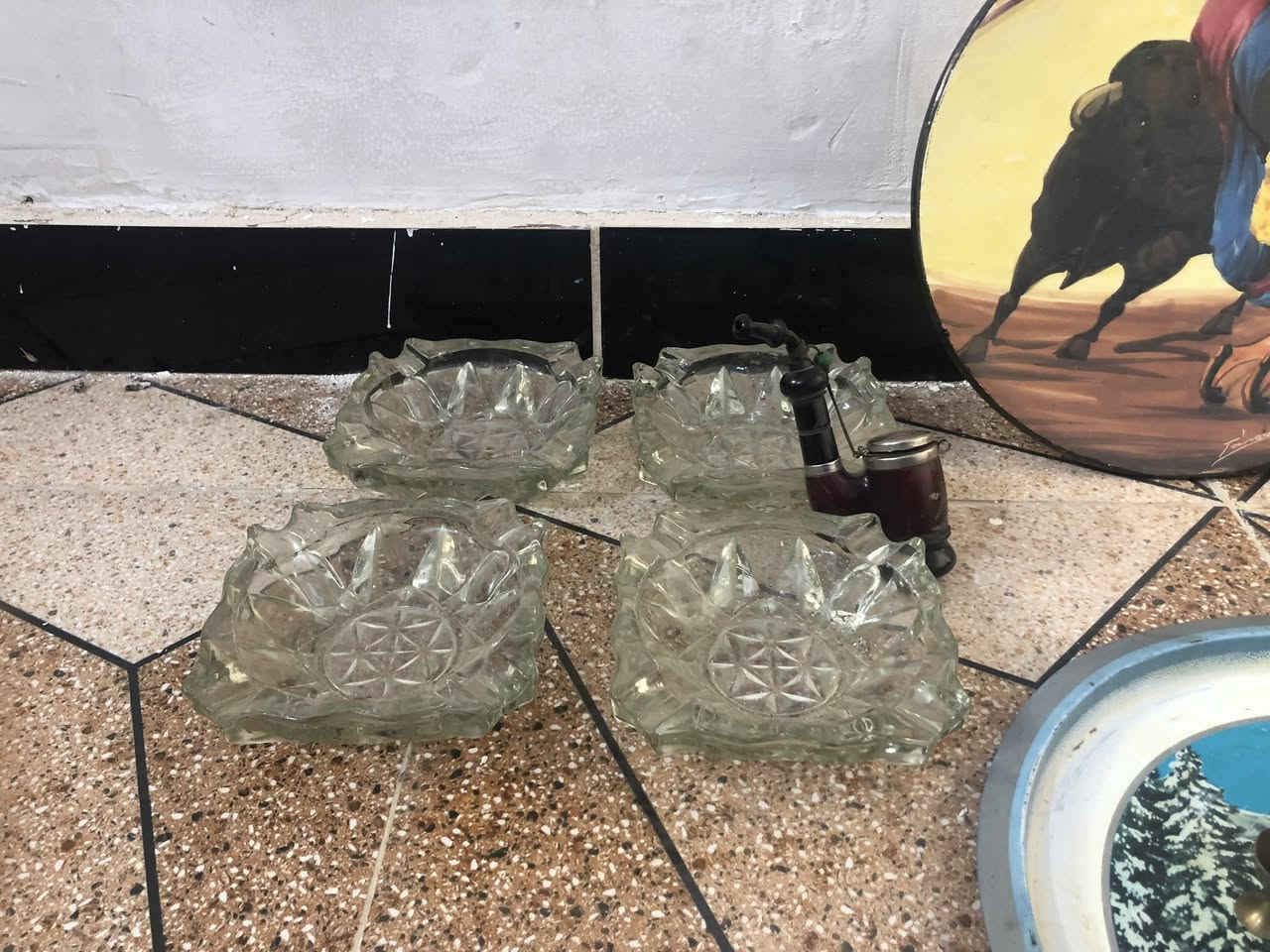 سلام عليكم غراض قديمة البيع ***********
