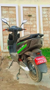 دراجه سكنس شحن السعر ٦٠٠ وبي مجال مكان بغداد الغزاليه للتواصل 07746906...