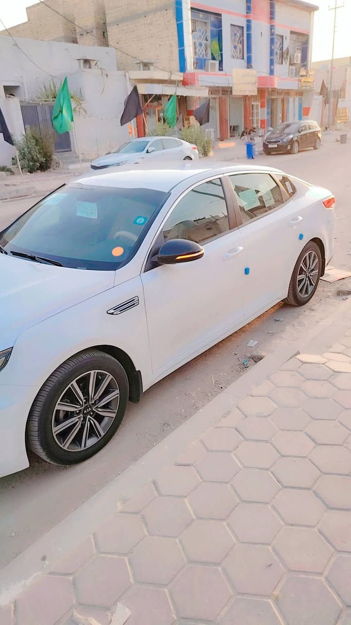 كيا اوبتيما 20 خليجي ماشيه 130 سياره بسمي  محرك 2400 كزوزين كفاله ماعده داير جاملغ الخلفي تبريد خلفي امامي ثلج مري شفط حساسات كامره سياره جاهزه من كلشي الفحص موجود بصور بعد معروفه مواصفاته السعر 178 وبيه مجال  مكاني ناصريه شراي يتصل *********** غير متواجد على الفيس
