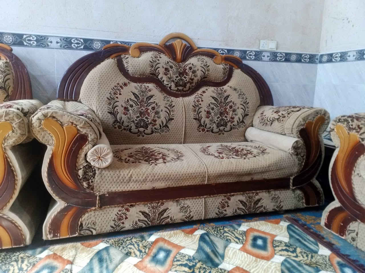 للبيع بسعر ١٨٠ وبيه مجال قليل جدا مكاني القاسم الاتصال ***********
