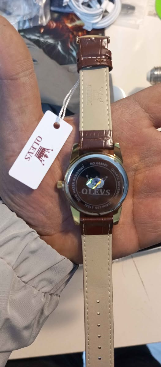 ساعات رجاليه 3 ايتيمات طلعن عدي الي يفيدنه شلعه يستفاد بيهن 15 السير جلد وياهن كتابهن وعدي نسأيات الي يفيدنه يجي خاص *********** Colombo, Sri Lanka
