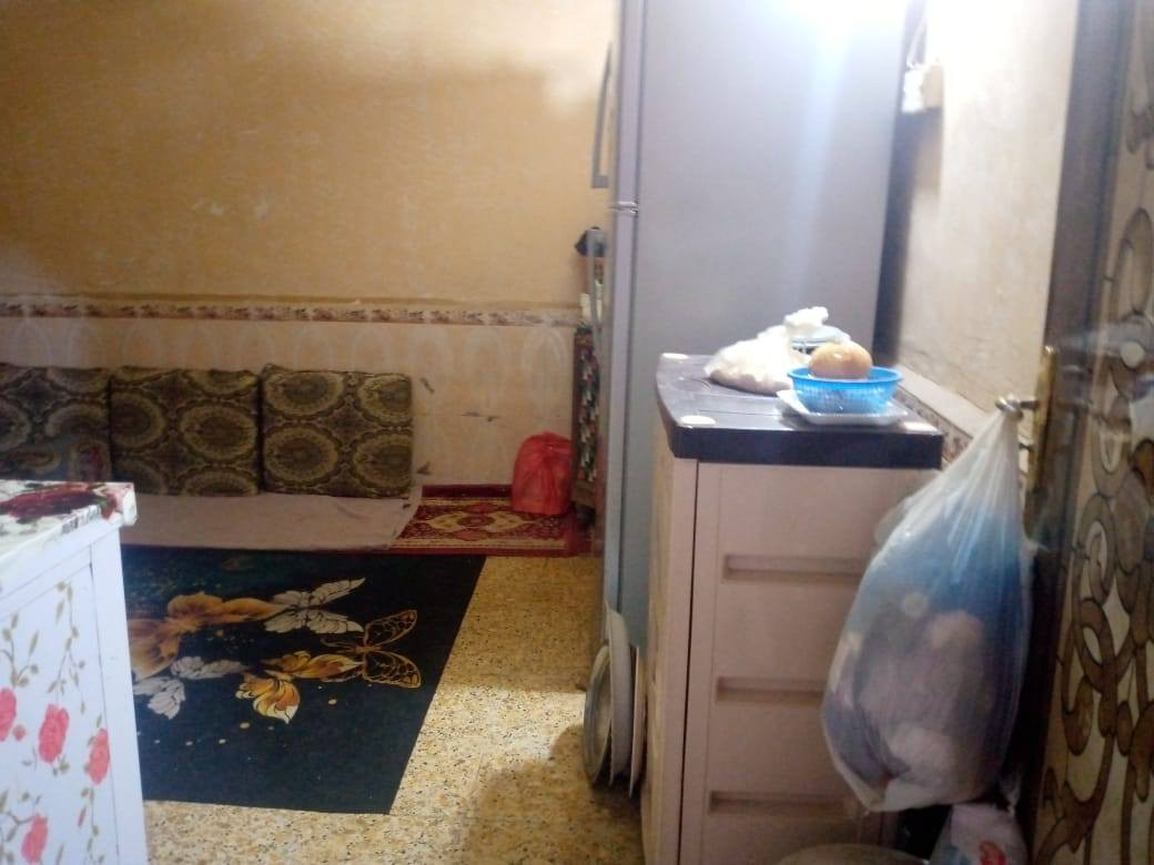 اللهم صلي على محمد وآل محمد
 🏠 دار للبيع 
⛔   شارع بريد التحدي. خلف مطعم أربيل 
📈 المساحة   :  100 ركن مربع 
يتكون من : طابقين 
- غرف نوم عدد 3 
- صالة عدد 2 
- استقبال 
- مطبخ
صحيات 3 
☎️ للأستفسار والمعاينة اتصل على :
***********
الرقم يحتوي على واتساب 
📍 زيارة مكتبنا الكائن في : حي الصدر الاول السايدين قرب مطعم كباب نذير 
📥 مكتب أدم
