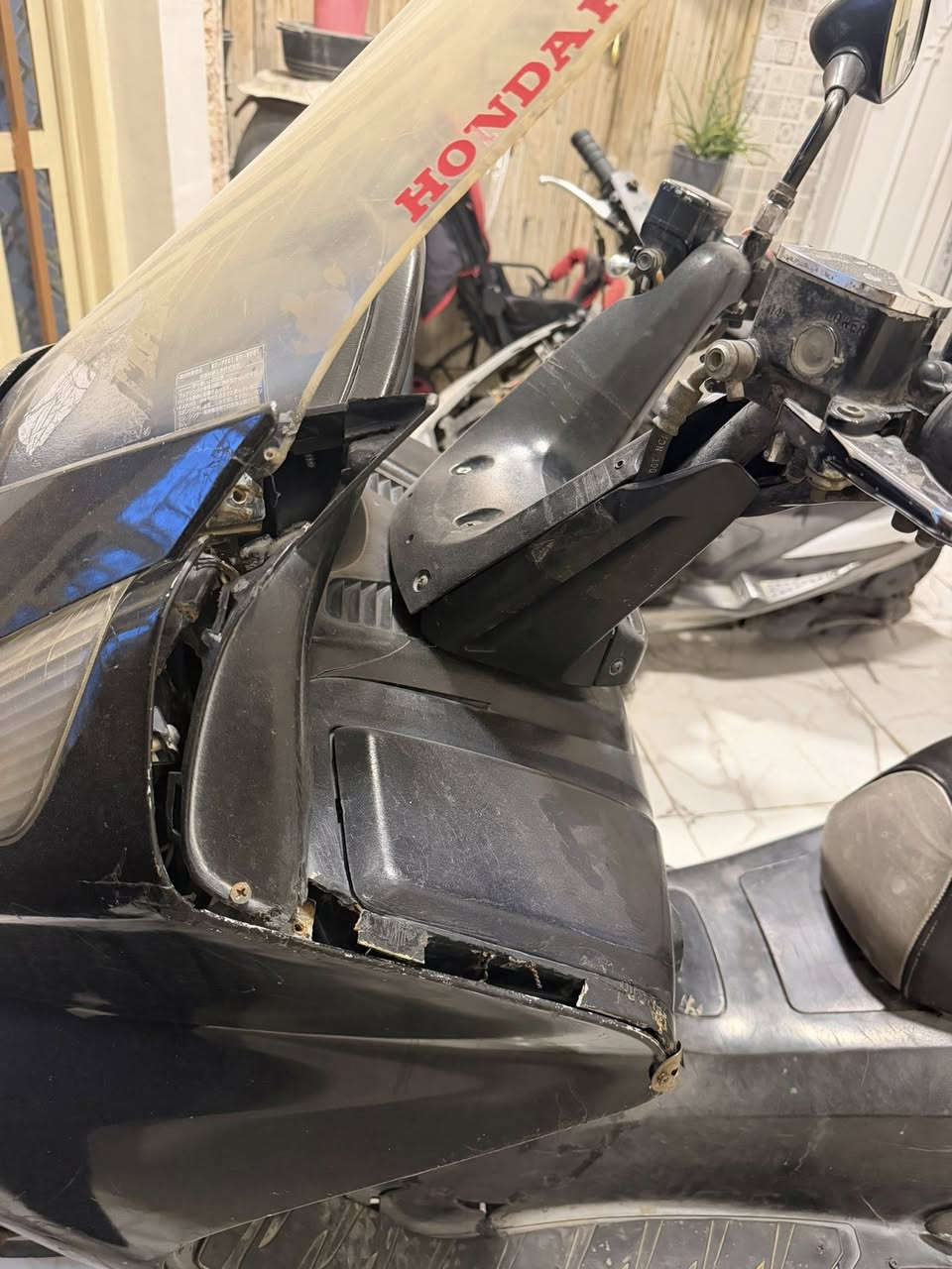 السلام عليكم سلفر ونج 400 دراجه شلعه ومعدل خير من الله مكينه فول ماناقصه شي ومامفتوحه لاتنقيص لا تبخير كلجات فول UPS-GBSالكهربائيات شغاله ماعدى لايت العالي اعتقد الكلوب محترك بس لين جان يشتغل غسلته وطفه الدراجه البجم مالته ينرالدله ترتيب بس باقي الكفرات نضيفات عارضه ب1350 الف بيه مجال بسيط حك جيتك 
مكاني مدينه الصدر تدور كفرات الدراجه متفيدك تدور كراب خابرني وادلل 
اعيد النشر بسبب الوعود الكاذبه -وتخفيض السعر 
*********** خابر وادلل
