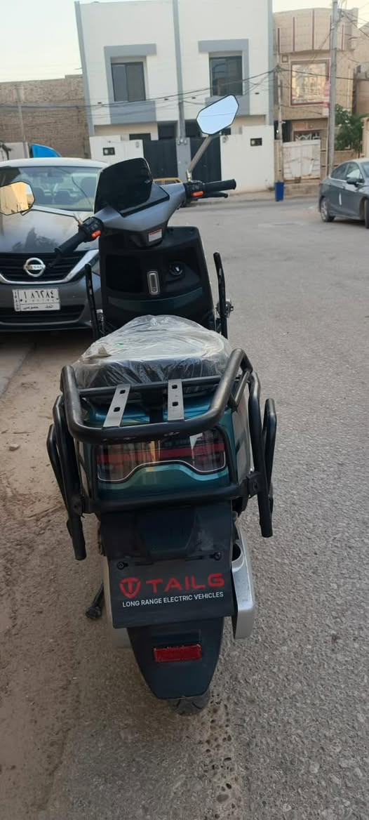 بيعه مستعجله
دراجه الوحش (TAiLG) 
موديل2026 وحش المسافات والوزن 
8 بطاريات 
ماطور 2500W ثلاث سرعات سرعة 70-80 km حقيقي 
بريكات امامي خلفي ديسك 
دبل دبلات امامي خلفي 
درع كامل مع جك نصفي و جك كامل 
دبل إشاره مع أربعة أشاير 
منفذ شاحن هاتف 
رماش عالي ناصيي 
كشن تطريز جلد 
دبل مفتاح 🔑 للصندوق 
مع الشاحنه الاصليه مع صندوق كبير خلفي  مع بصمتين للتشغيل
السعر 1300 الف استعمال 10ايام الدراجه بحالة الوكاله وبالضمان سنه كامله مع رفق صورة  العقد 
مكان حي السلام واتساب
***********
ملاحظه/سعرها الوكاله ١٦٠٠ ورقم صاحب المتجر امامك بالعقد. والضمان سنه
