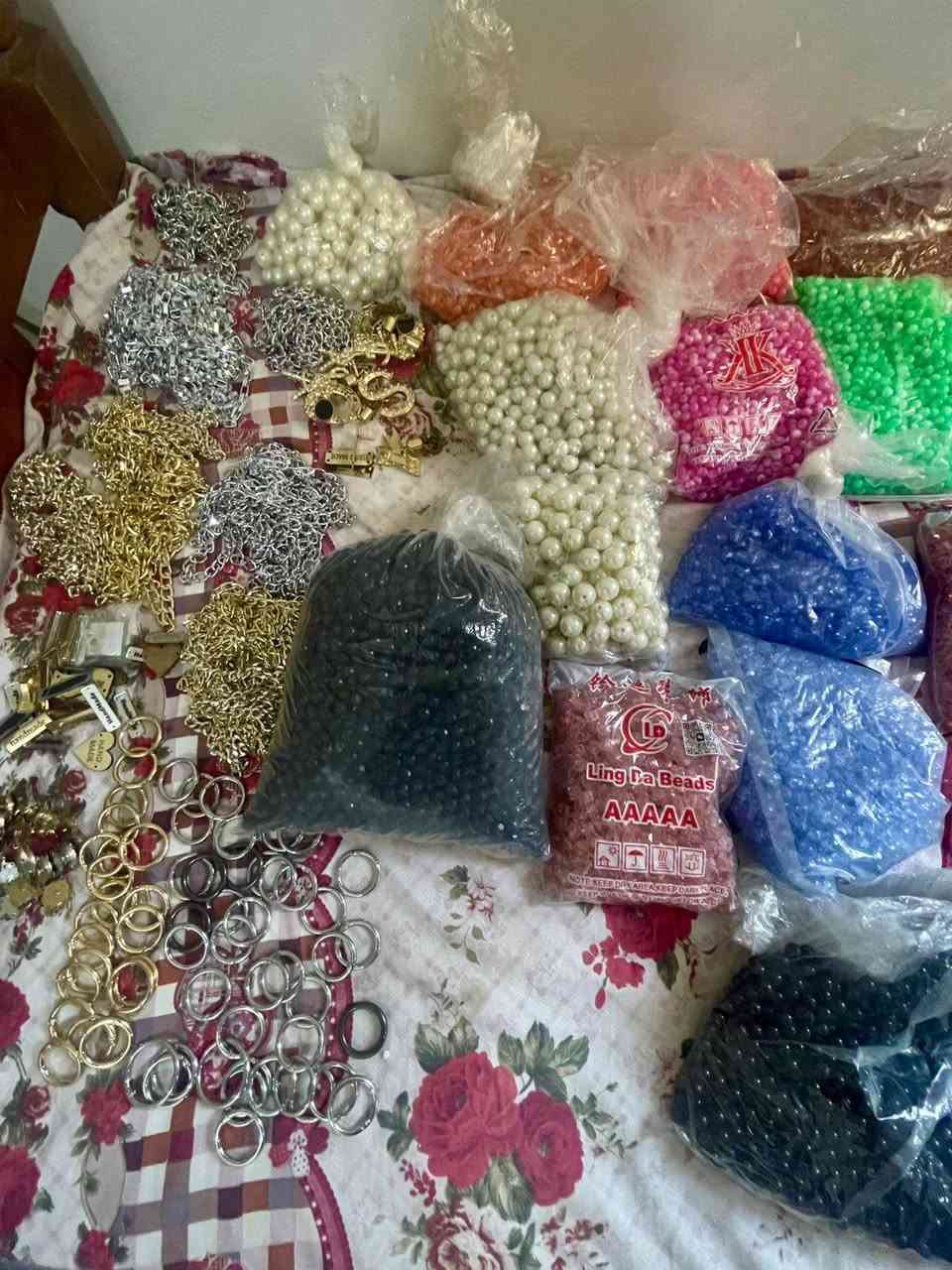 خرز حقائب بيهن كيلو ونص واربع كيلوو وخمسه قياس ١٠اكثر شي واكوو ١٢لولو و١٦لولو ابيض و١٨
الكل على ١٠٠
مكتني بغداد الشعب


**إذا كنت صاحب هذا الإعلان وتريد حذفه لأي سبب، رجاءا أرسل رسالة إلى الدعم الفني**