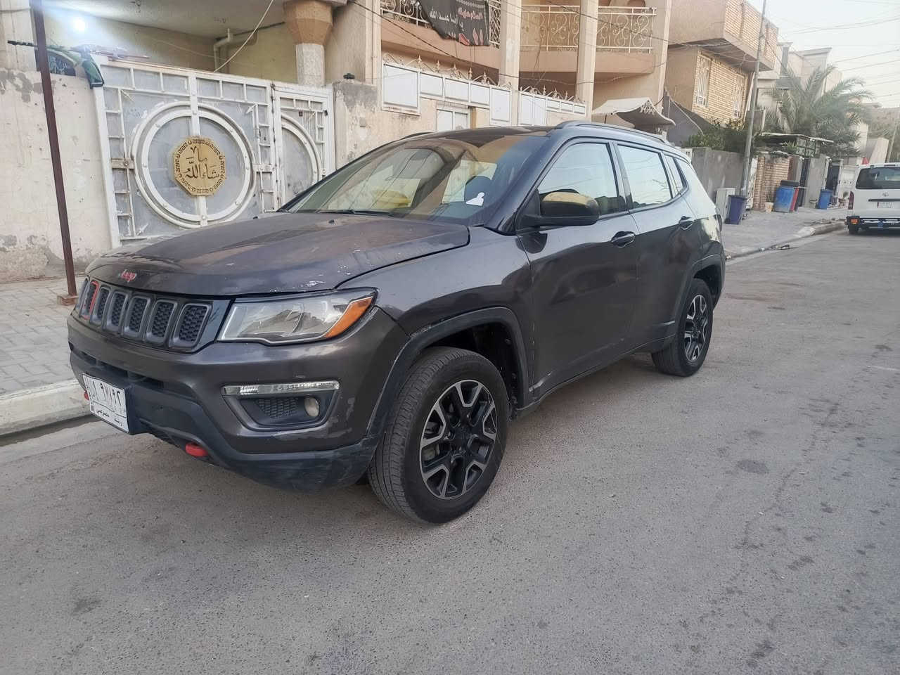 السلام عليكم جيب كومباس موديل 2019 ماشي 54mi اعلئ فئة ترايل
هوك فول مواصفات سعر 105
مواصفات 
بانوراما 
جنطة كهرباء
كشنات جلد تدفئة 
هيتر ستيرن 
رادار
شاشة كامرة وحساس 
كشن كهرباء مساج
5 انضمة قيادة 
سايد بريك بصمه
تبريد قطعتين 
وبعد هواي مواصفات  ملاحضه سيارة بيهة قطعتين بالخارج وبالعراق صار بيهة قطعتين بيهة 4 قطع صبغ 
مكاني كوت واسط 
***********
