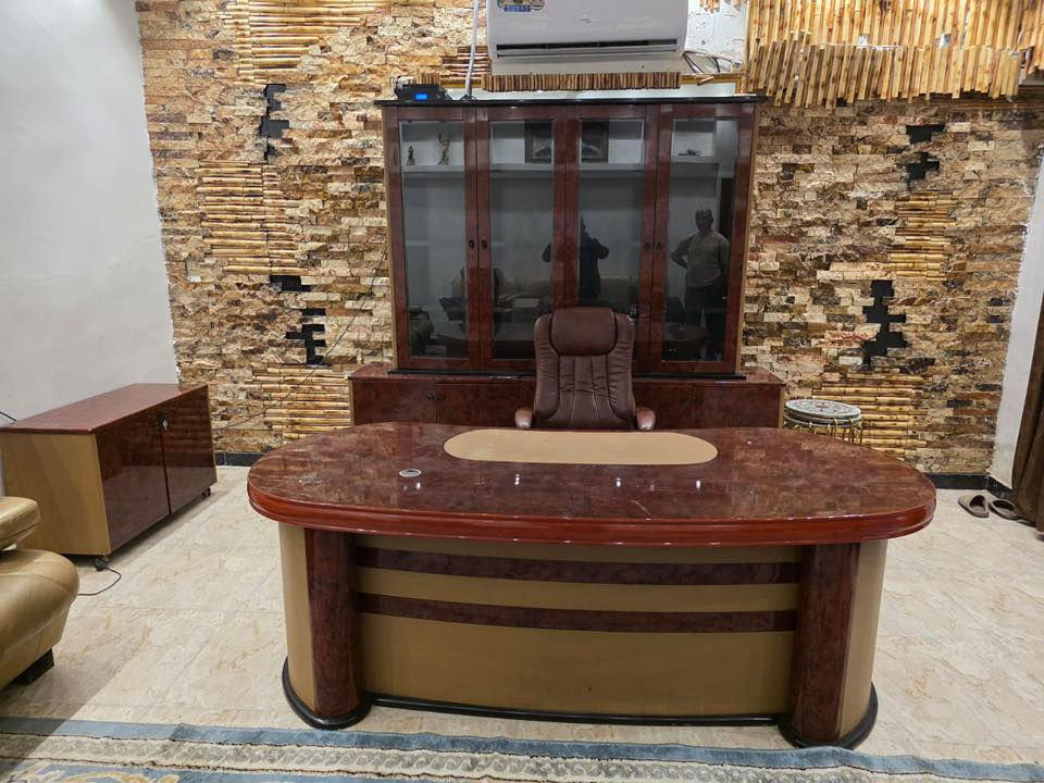 ميز ايطالي ملكي سيت مكتبي متكامل سعر 1 مليون للتواصل على الرقم ***********
